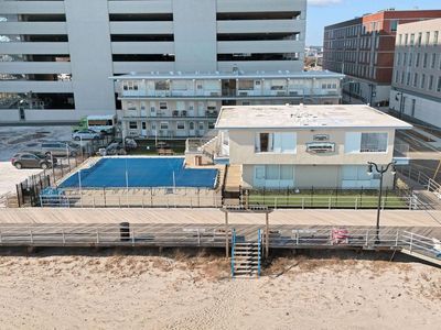 3801 Boardwalk APT B4