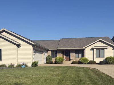 1633 N Royal Oaks Dr