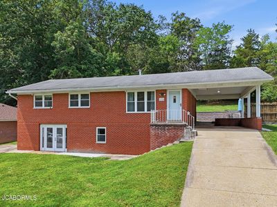 1124 Darlene Dr