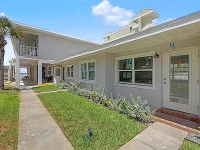 16850 Gulf Blvd APT 4