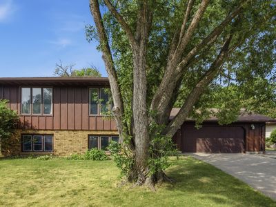 421 Rensvold Blvd
