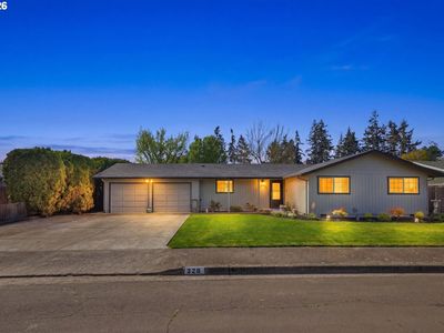 320 Kingsbury Ave