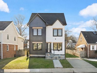 742 N George Mason Dr