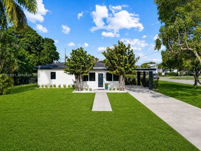 1044 NE 4th Ave