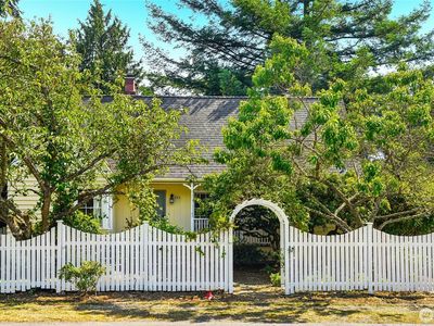 739 N 165th Street