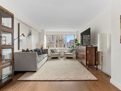 15 W 72nd St APT 22O