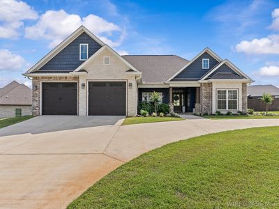 359 Lakes Dr