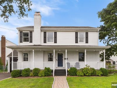 2 Derby Ln