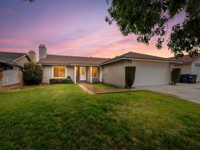 3084 E Avenue R5