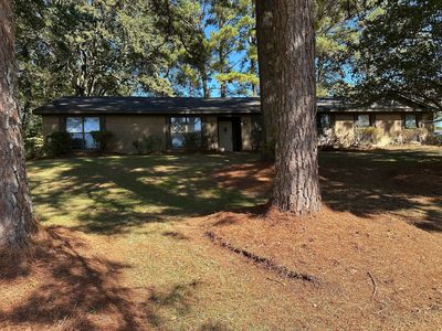 1008 Elvis Presley Dr
