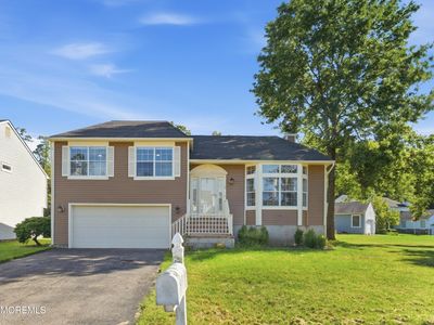 2 Honey Locust Lane