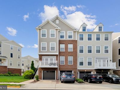 Property at 42203 Shorecrest Ter, Aldie, VA