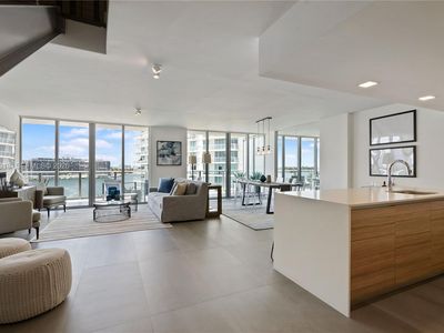 6620 Indian Creek Dr APT 712