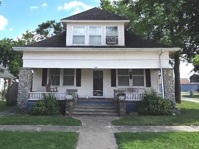 115 E 2nd St