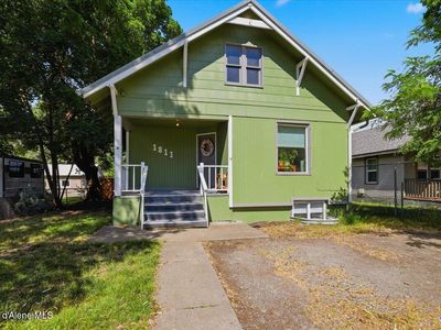 1811 N Nora St
