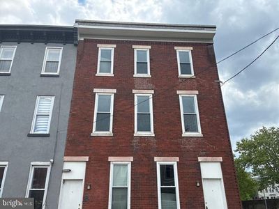 1916 Ingersoll St