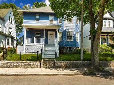 102 Radcliffe St