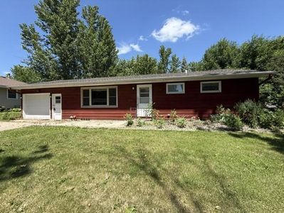 154 George Ave E