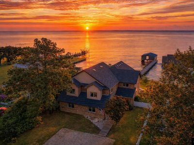 932 Waterlily Rd