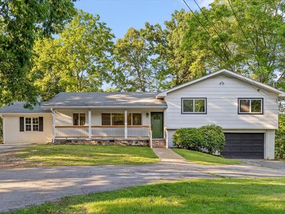 25 Holiday Ln