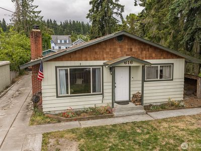 616 E Lauridsen Boulevard
