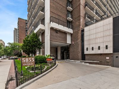 5855 N Sheridan Rd APT 19F