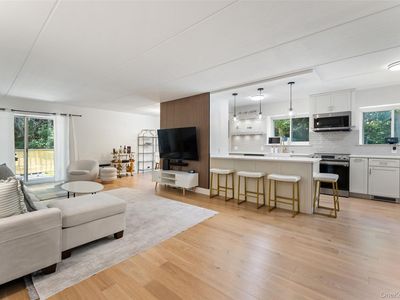 412 Benedict Avenue #2B
