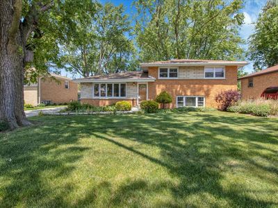 7924 W 74th Pl
