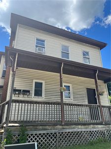 320 N 1st St