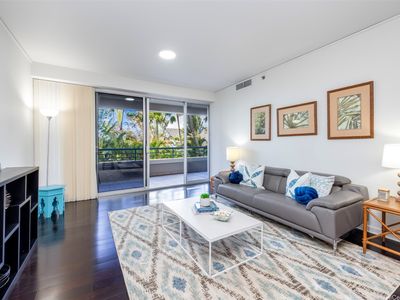 1 Keahole Pl APT 1303