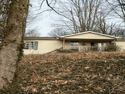 1512 Old Highway 31 E
