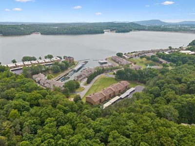 4319 Lakeshore Ln Unit 301