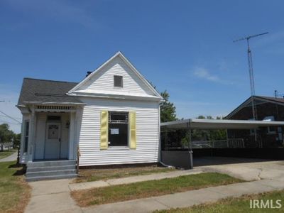 102 E Poplar St