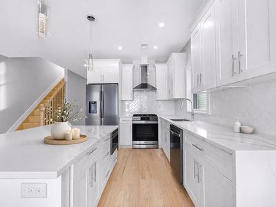 88 W 20th St #2