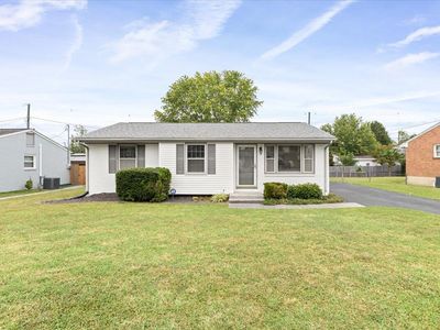 913 Dominion Ln