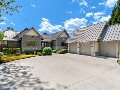 438 Winchester Ln