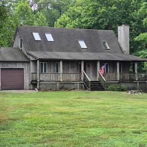 90 Fountain Ln