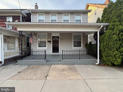 105 E Maple St