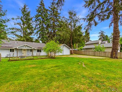 1963 B Ave