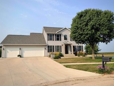 Property at 804 Prairie Ln, Storm Lake, IA
