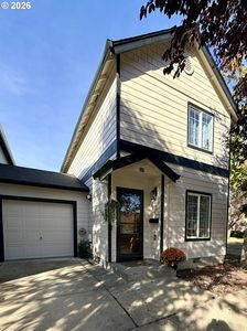 109 NW 8th St