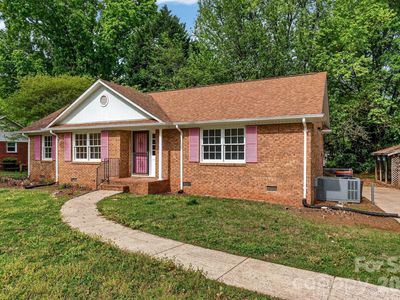 710 Twin Oaks Rd