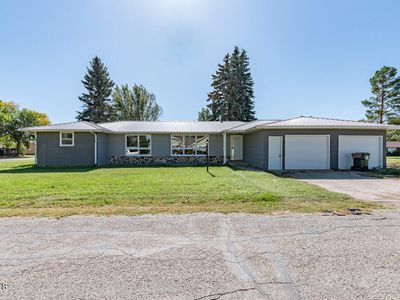 305 3rd St SW