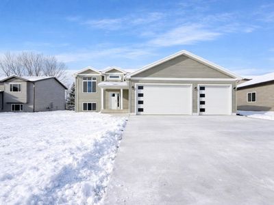 Property at 332 7th Ave SW, Surrey, ND