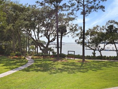 6 Village North Dr APT 105