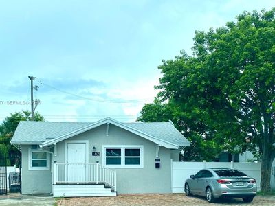 821 SW 29th Ct