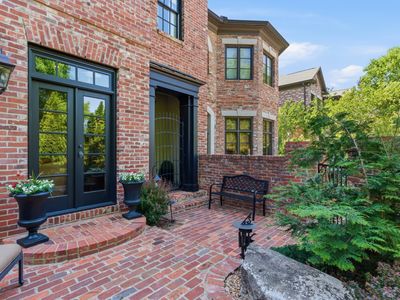 135B Woodmont Blvd
