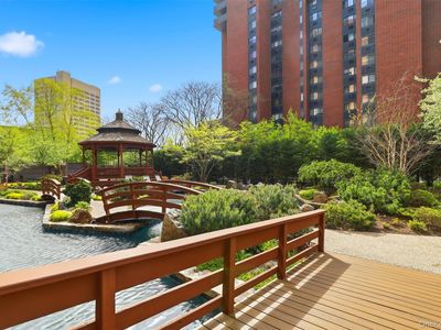 4 Martine Avenue #107