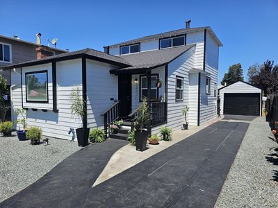 2231 Warner Ave