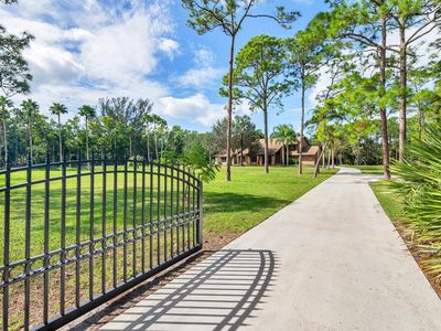 13677 Caloosa Boulevard